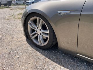 2015 Tesla Model S - Primary Damage Right Image